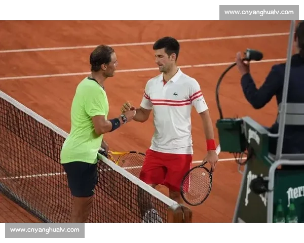 德约科维奇盛赞费德勒优雅天赋,坦言自身优势在于全面性与韧性 德约科维奇盛赞费德勒优雅天赋,坦言自身优势在于全面性与韧性