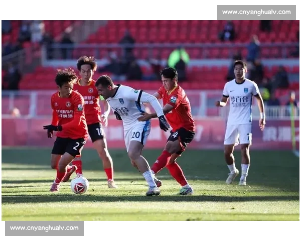 辽宁铁人 1-1 南京城市：邦本造点 + 中柱憾平，VAR 扼杀绝杀留争议