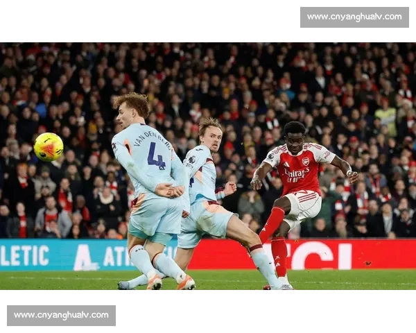 曼城确认刘易斯红牌停赛两场 世俱杯关键战迎大规模轮换